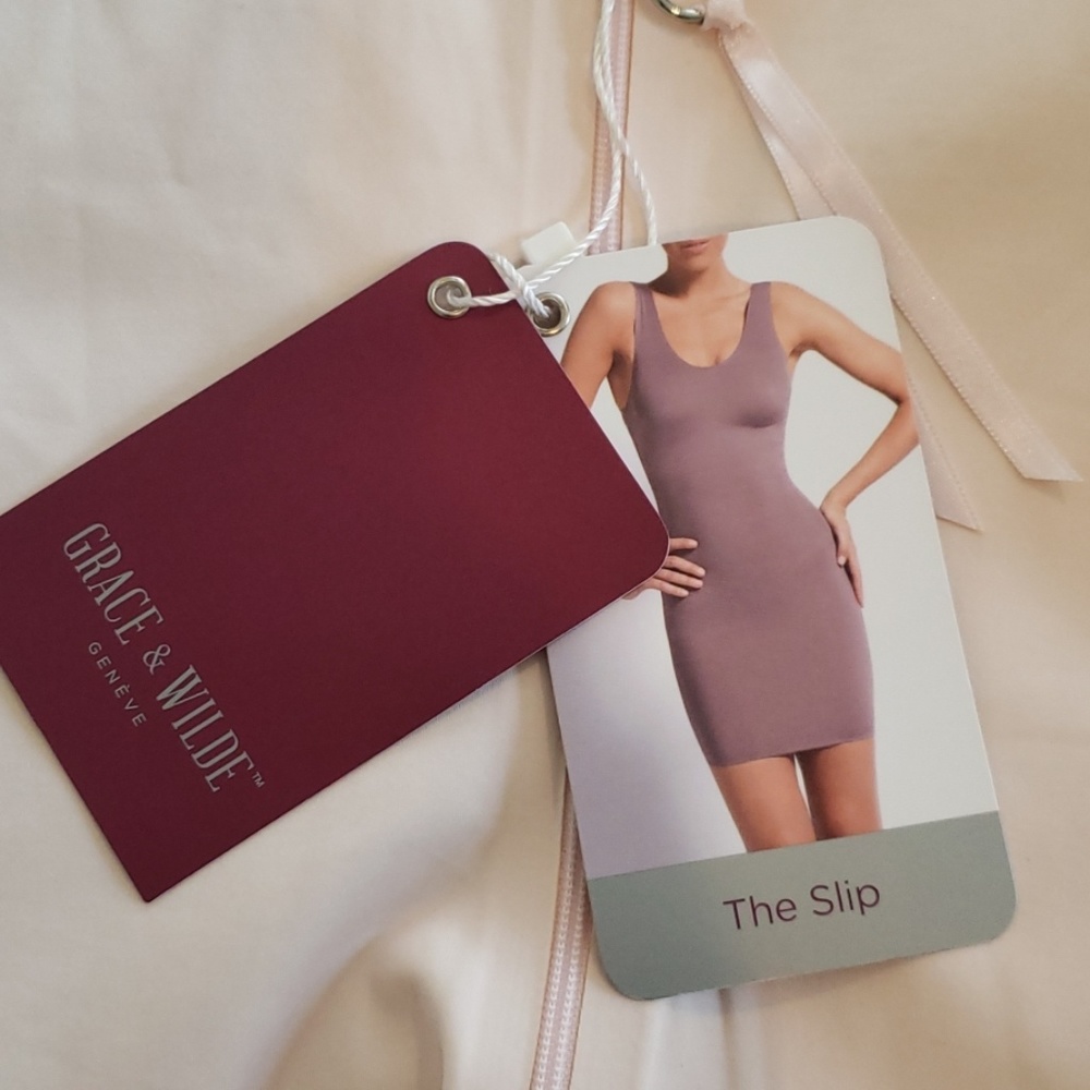Grace & Wilde blush slip NWT
